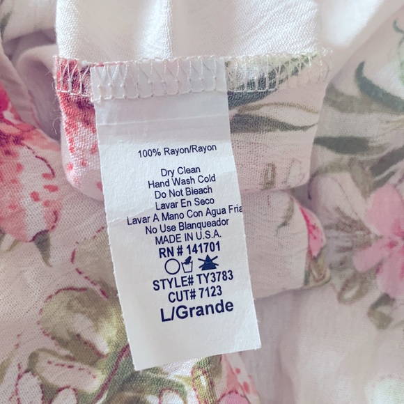 NWOT Off the Shoulder Floral Flowy Top - Picture 5 of 5